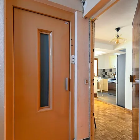Charming T3 Of 60 M2 With Balcony In 公寓 *
