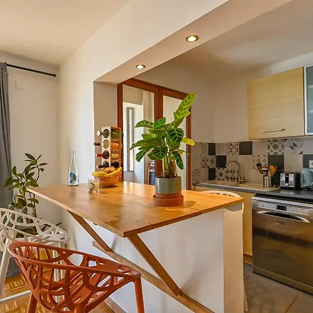 Charming T3 Of 60 M2 With Balcony In 公寓 *